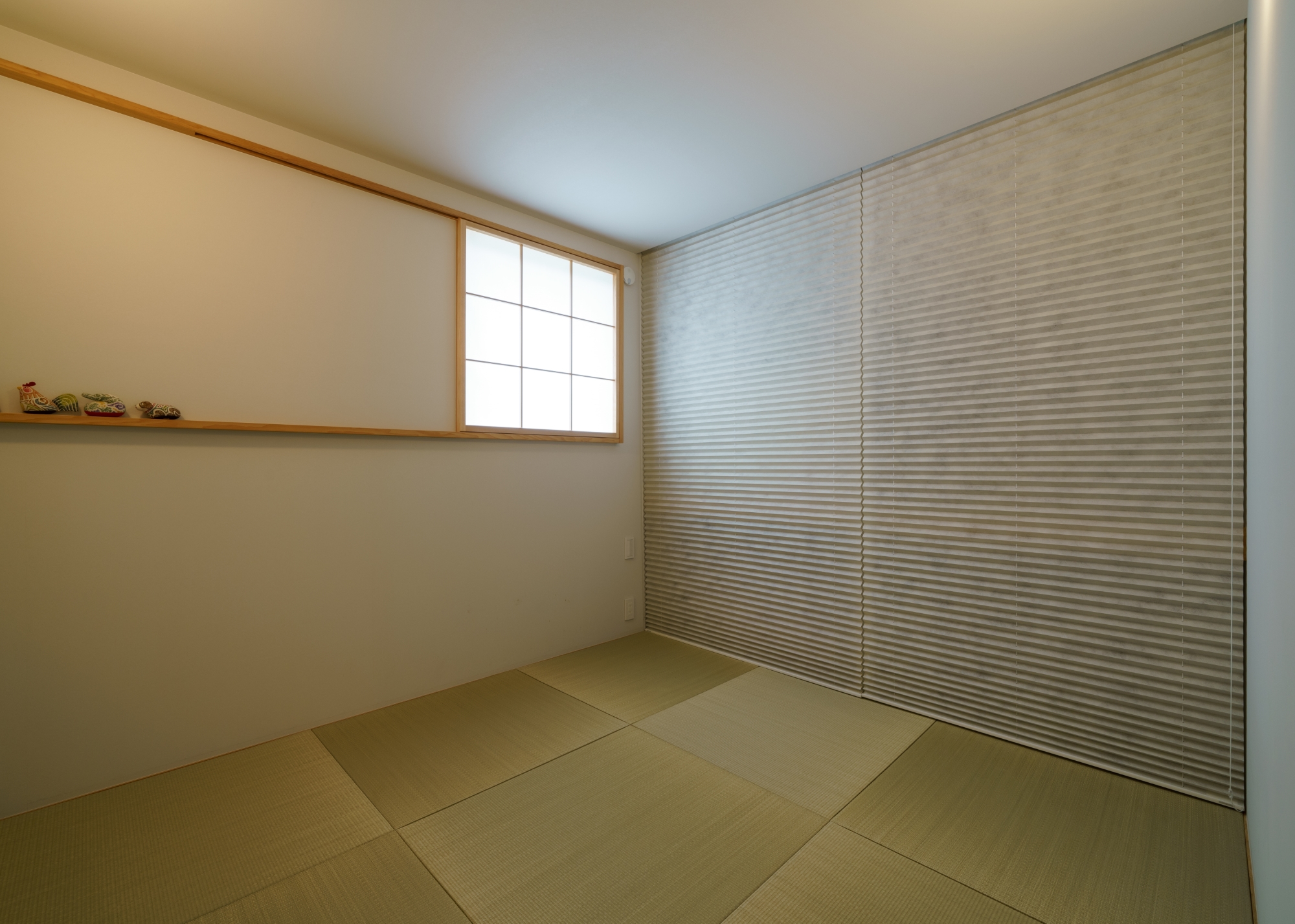 3.75畳の客間。小さな空間ですが、布団2組を敷くことが出来る和室です。